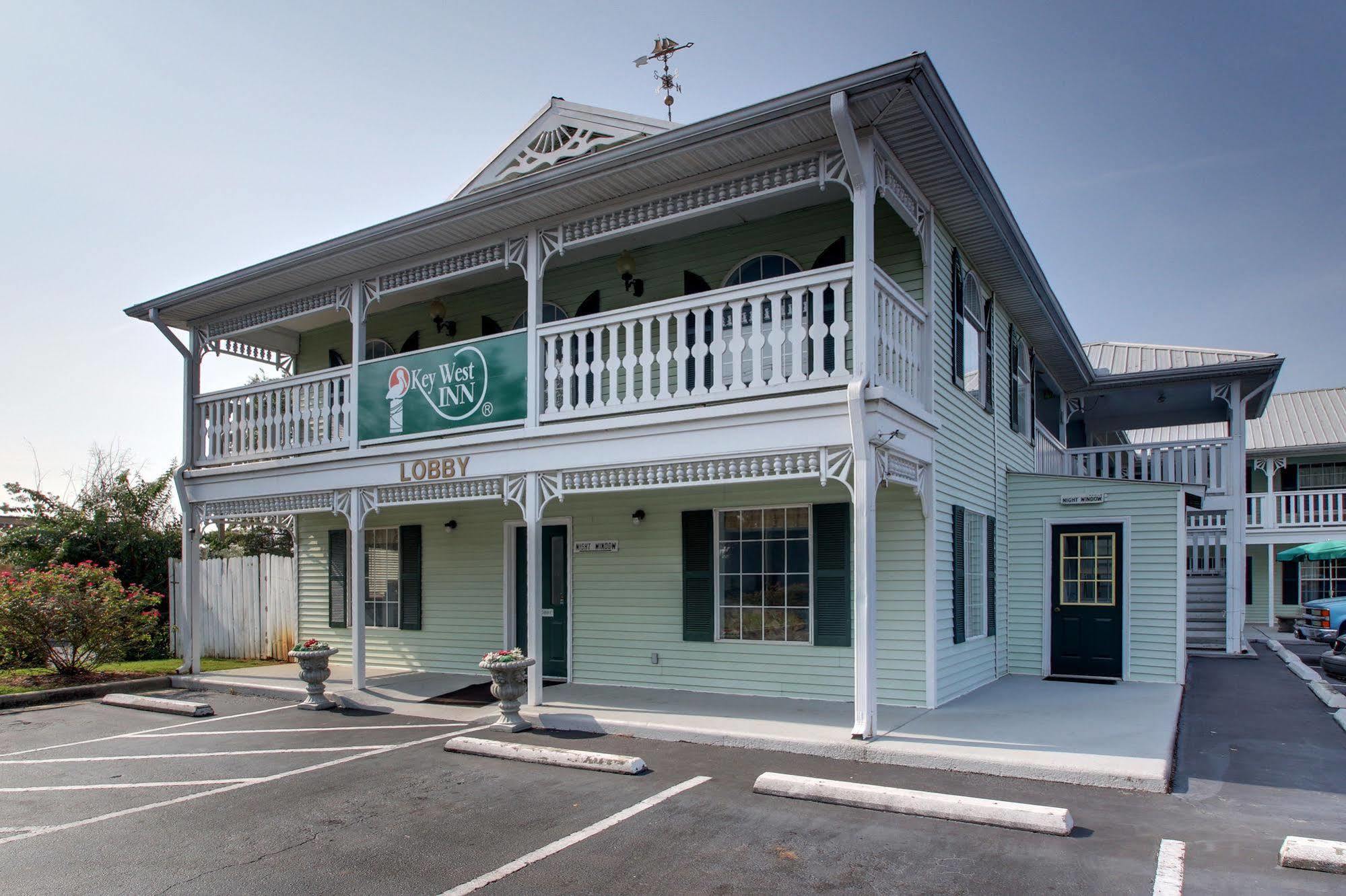 Key West Inn - Clanton Exterior photo